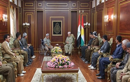 Serok Barzanî pêşwaziya kesukarên qurbaniyên gundê Zargelî kir