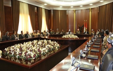 Serok Barzanî li gel kesayetî û nûnerên gundên nû azadkiriyên Kakeiyan civiya