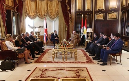 Serok Barzanî pêşwaziya şandekî bilinda Wezareta Derveyê Brîtanya kir