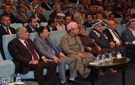 Serok Barzanî li gel pêkhatên neteweyî û oliyên Kurdistanê civiya