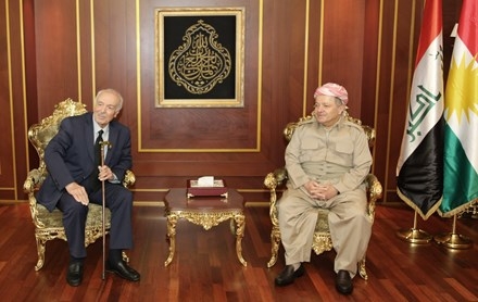 Serok Barzanî pêşwaziya malbata Hemed Emîn Axayê Dizeyî kir