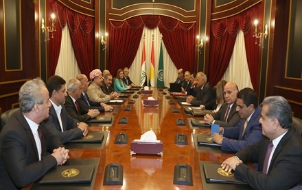 Serok Barzanî pêşwaziya Emîndarê Giştî yê Komkara Erebî kir