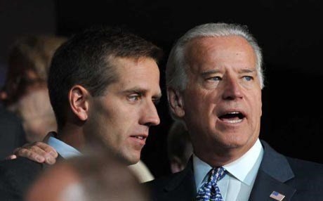 Kurê alîkarê Obama mir