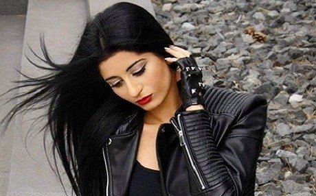 Stranbêja kurd dê modeltiyê bike