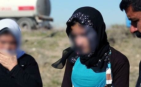 Amerîkiyan bi merc ew keça êzîdî dan malbata wê