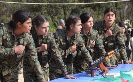 Saziya HRWê rexne li YPGê girt