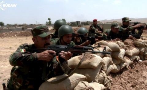 Fermandeyekî YPGê: Hêzek bi navê pêşmergeyên Rojavayê Kurdistanê tine!