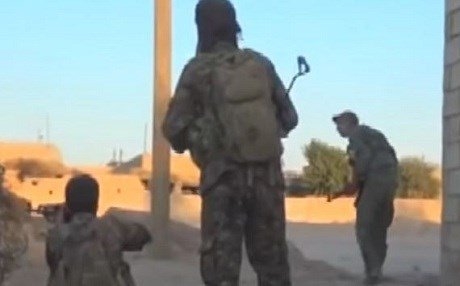 Hesekê – YPG û DAIŞ tax bi tax şer dikin