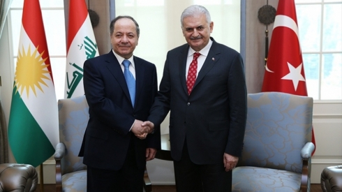 Parêzerekî kurd li dadgehê gilî li wî rojnamevanê tirkê nijadperest kir