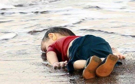 Ew zarokê ku dinya hejand, kurd e!