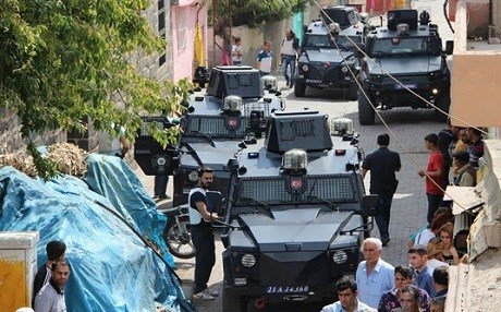 Amed – 2 polîs hatin kuştin û 3 jî birîndar bûn