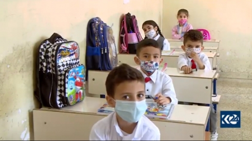 Hikûmet dema cibicîkirina biryarên derbarê xwendinê de dirêj dike