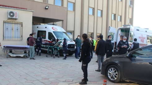 Li Semsûrê du malbatan şer kirin: 7 kuştî û 3 birîndar