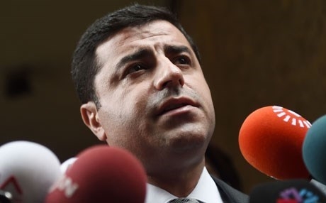 Demirtaş bo parlamanteran: Beşdarî sersaxiyên gerîlayan bikin