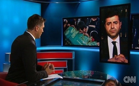 Demîrtaş: Di teqînên Enqerê de dewletê alîkarî daye DAIŞê!