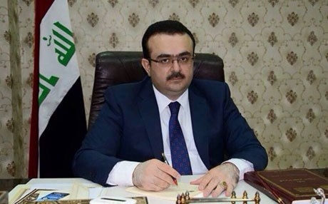 Ebadî wezîrekî kurd ji kar avêt!