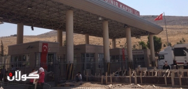 Syria crisis: Tensions rise on Turkish border