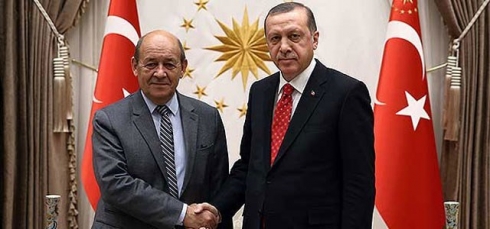 Wî wezîrê Fransa li ba rayedarên Tirk, pesnê Pêşmerge û YPGê da!