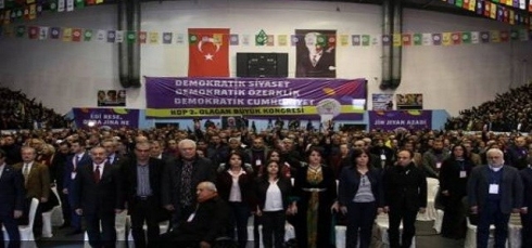 Kongreya HDPê dest pê kir: Tirkiyê nehîşt şanda Rojava tevlî kongreyê bibe!