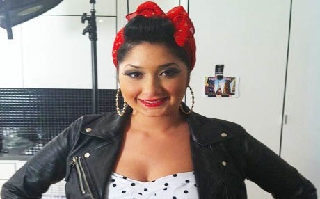 Lana vê cara bi îngilîzî distire