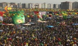 Newroz bi coşeke mezin li Amedê hate pîroz kirin 