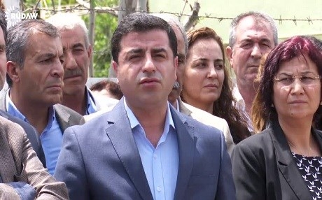 Demîrtaş: Me hemûyan jî bavêjin zindanê em ê gav paşde navêjin