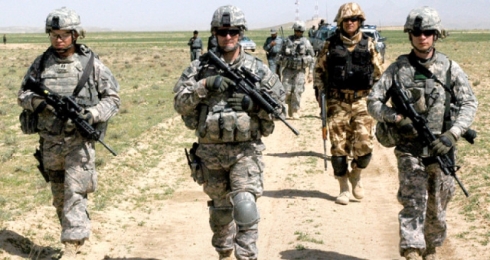 Leşkerekî Efxanistanî 4 leşkerê Amerîkayî kuşt!