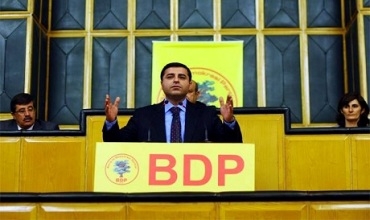 Zenderlîoglu: Nûçeyên derbarê îstifakirina Demîrtaş de derew in