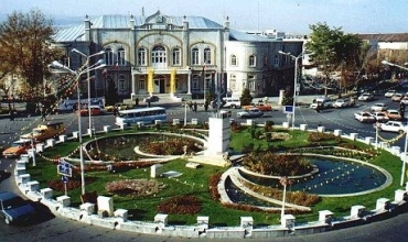 Azerî nahêlin Kurdek bibe parêzgarê Ormiyê