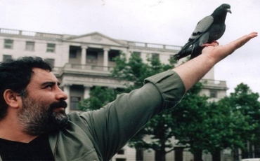 Dema sax bû ‘terorîst’ bû lê niha tê xelatkirin!