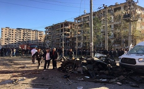 DAIŞê êrîşa Amedê li xwe girt