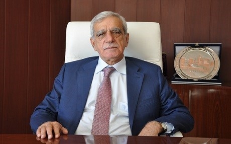 Ahmet Turk ji kar hate dûrxistin!