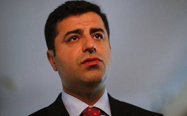 Demîrtaş: Em axaftinên MHPê û CHPê li ser Barzanî qebûl nakin