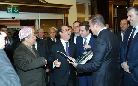 Çîroka wêneyekê: François Hollande çima li Hewlêrê pê kenî?