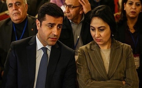 Ji bo Demirtaş û Yuksekdagê 225 sal cezayê girtîgehê hat xwastin