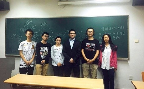 Çîniyan fêrî kurdî dike