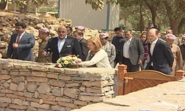 Heyeteke Berîtanî Serdana Mezara Nemiran Kir