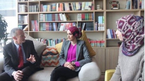 Hewlêr…Konsolê Amerîkayê serdana Cafeya du jinên kurd kir!