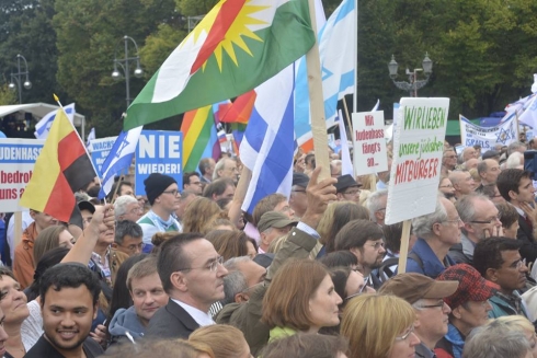 Li Berlînê Kurdan piştgirî dan Cihuyan
