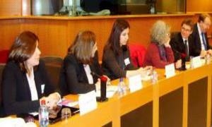 Rewşa jinên Kurd li Parlementoya Ewrûpayê hate nîqaş kirin