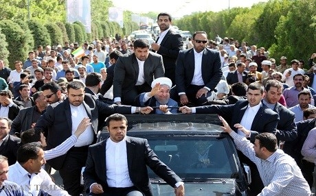 Serokomarê Îranê li Urmiyê soz da kurdan