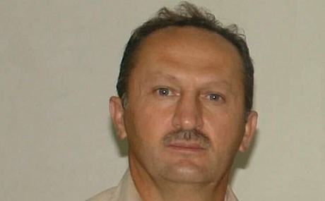 Bav û kurekî cîranê xwe kuştin û reviyan