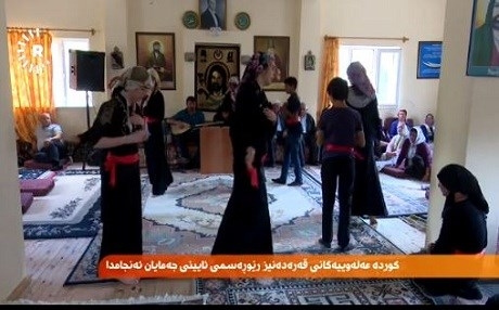 Kurdên Behra Reş rûresmên Cemê li darxistin