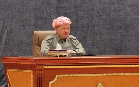 Barzanî: Em henekan bi gelê xwe nakin û giştpirsiyê paşve naxin!