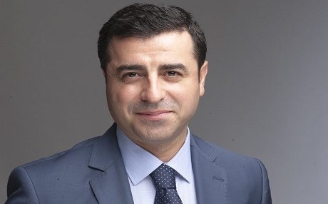 Şiroveya Demirtaş a giştpirsiyê: Em ligel birayên xwe ne
