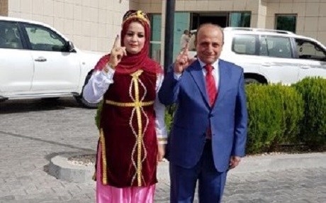 Parlamentera tirkmen bi cilûbergên kevneşopî çû navenda dengdanê