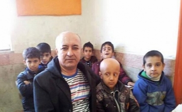 Mamostayekî kurd ê Rojhilat ji ber şagirtekî xwe serê xwe kur kir