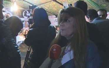 Jinên Başûr li dijî kuştina jinan li ber ofîsa parlamentoyê kom dibin