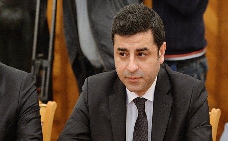 2 hezar parêzer Demîrtaş diparêzin