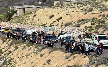 EFRÎN - Çekdarên Sultan Mûrad xelkê bi darê zorê ji gundan derdixe
